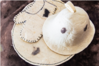 Набор банный белый (сидушка квадратная, рукавицы, шапка "Колпак")